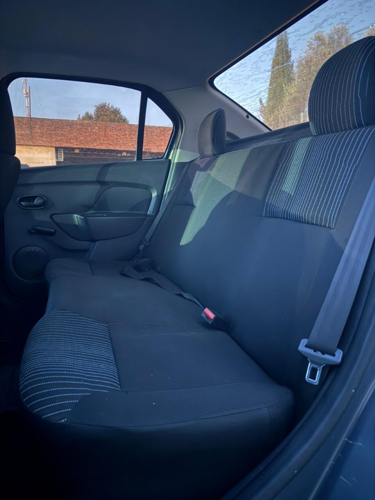 Renault Logan Autentique 1.6 — foto 9